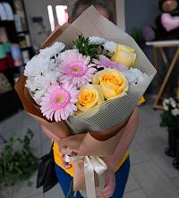 Букет цветов из:  Герберы, Розы и Хризантемы в Грамотеино