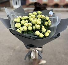 Букет Белые кустовые розы Солинеро в Грамотеино