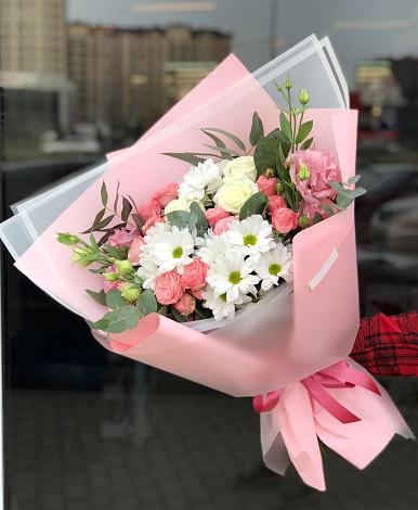 Букет цветов из: Розы, Лизиантусы и Хризантемы в Грамотеино